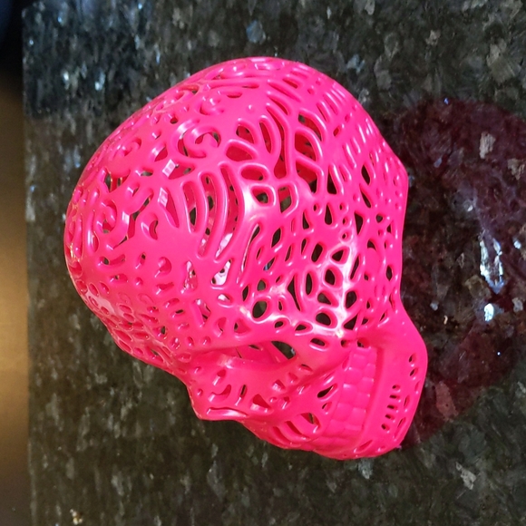 Hot Pink Skull decoration - Picture 2 of 3